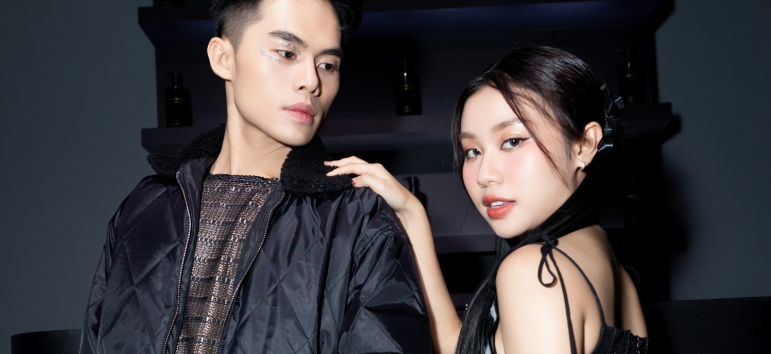 Couple Giang Ngô - Thư Lê tiếp tục “chiếm sóng” tại sự kiện shu uemura Couple Giang Ngô - Thư Lê tiếp tục “chiếm sóng” tại sự kiện shu uemura