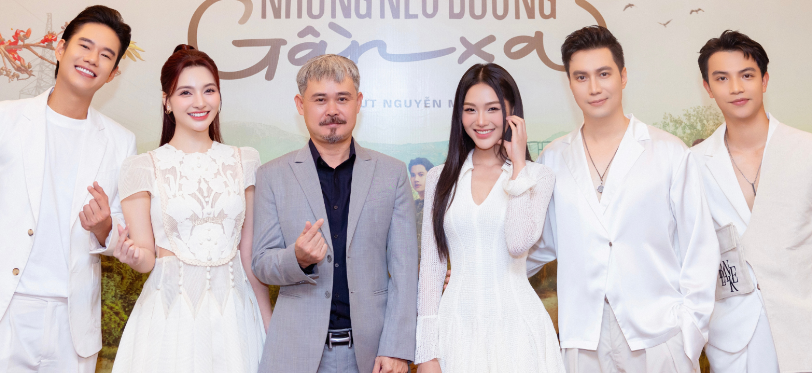 Cù Thị Trà rạng rỡ tại họp báo Những Nẻo Đường Gần Xa