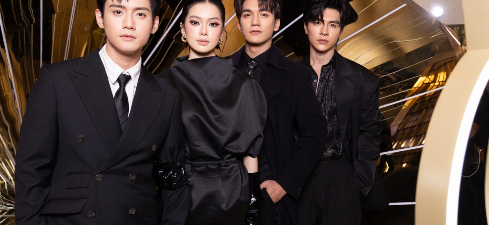 Steven Nguyễn, Đỗ Nhật Hoàng, Đình Khang tỏa sáng tại sự kiện YSL Holiday Pop-Up