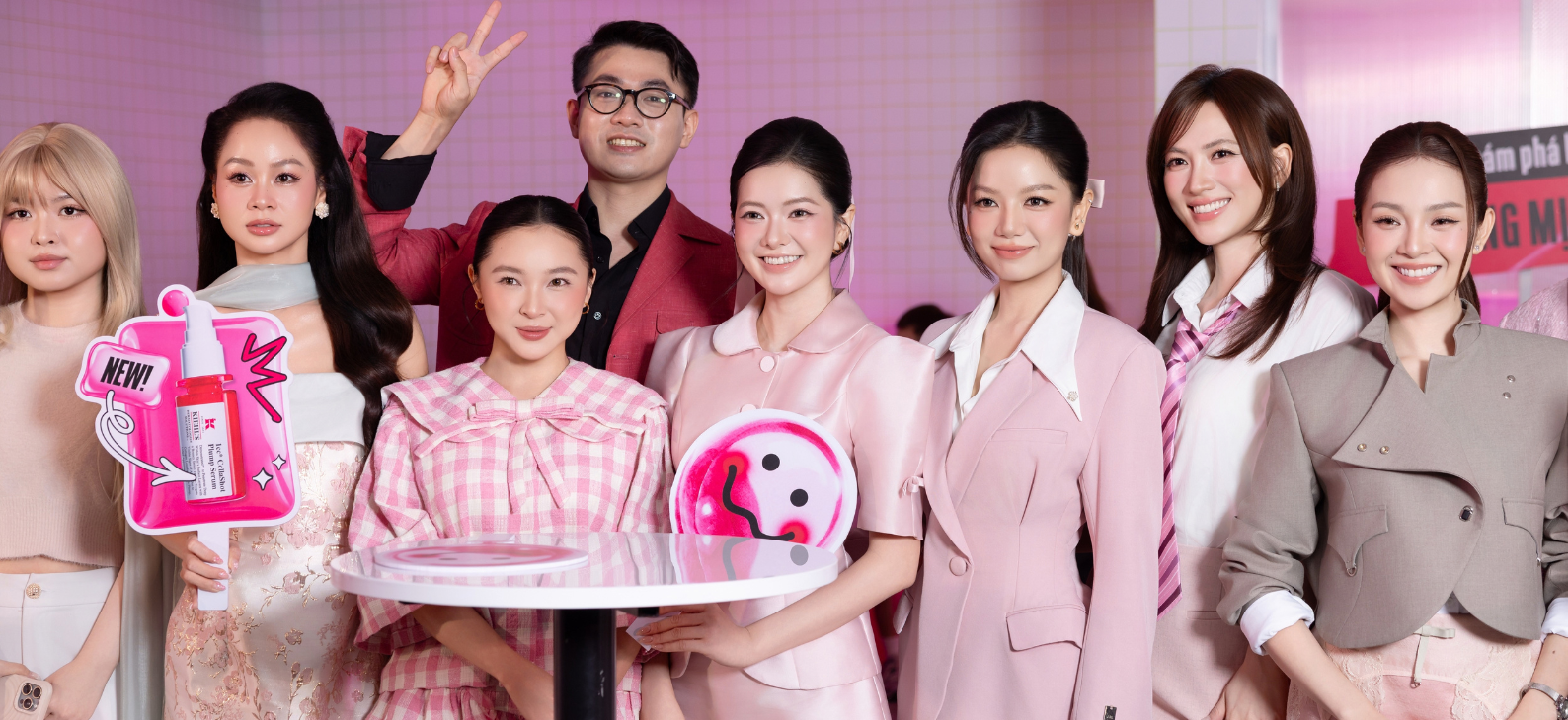 Diễn viên Yên Đan xuất hiện rạng rỡ tại không gian trải nghiệm Pop-up 1CC Collashot Plump Serum
