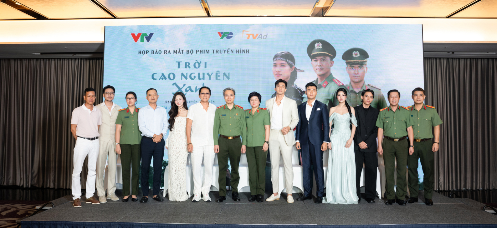 Nguyễn Xuân Phúc đảm nhận vai Đại úy Quang Tuấn trong "Trời Cao Nguyên Xanh"