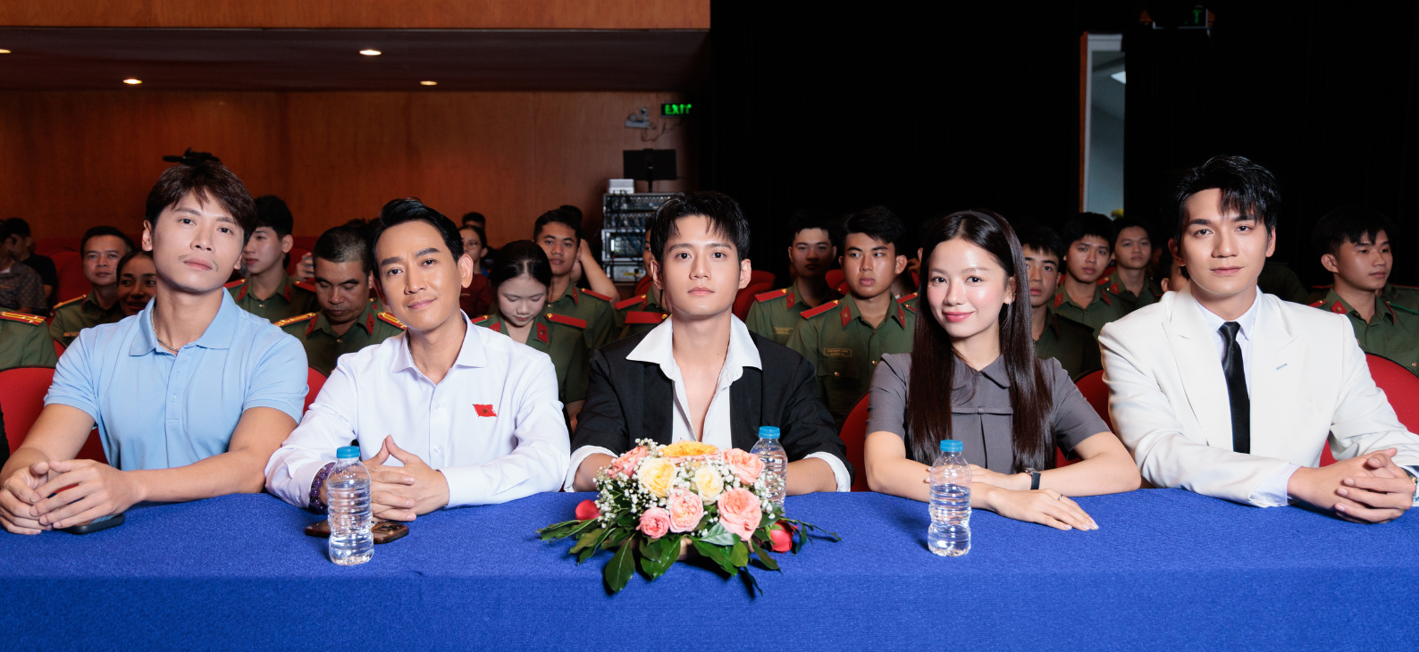 Đỗ Nhật Hoàng và Đình Khang đồng hành cùng "Mưa Đỏ" tại Tuần phim kỷ niệm 79 năm Ngày Thương binh - Liệt sĩ