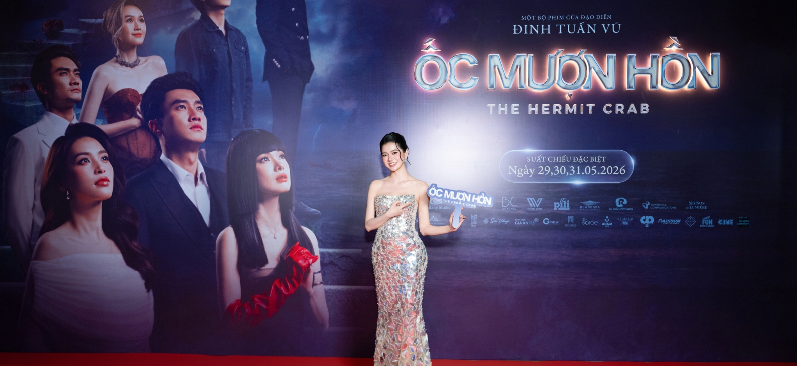 Yên Đan mang vai diễn An “điên” ra mắt khán giả tại premiere “Ốc Mượn Hồn”