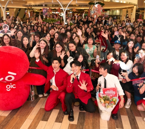 Bộ ba "Mưa Đỏ" Steven Nguyễn, Đỗ Nhật Hoàng và Đình Khang khuấy động fan meeting Viettel Telecom x GIC