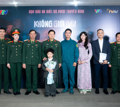 Steven Nguyễn diện quân phục tại họp báo ra mắt phim "Không Giới Hạn"