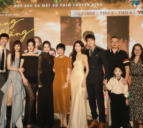 Cù Thị Trà tại họp báo ra mắt phim truyền hình "Dịu Dàng Màu Nắng"