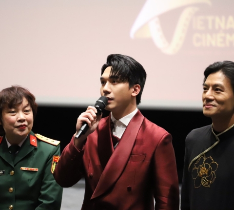 Đỗ Nhật Hoàng cùng ekip phim Mưa Đỏ ghi dấu ấn tại Tuần lễ "Điện ảnh Việt Nam - Hành trình Ánh sáng" trên đất Pháp