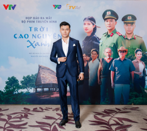 Nguyễn Xuân Phúc đảm nhận vai Đại úy Quang Tuấn trong "Trời Cao Nguyên Xanh"