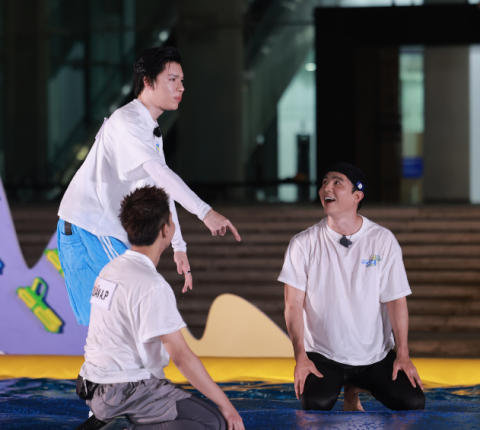 Steven Nguyễn cùng đồng đội chinh phục thử thách "Lò Đào Tạo Thủ Lĩnh" của Running Man Vietnam