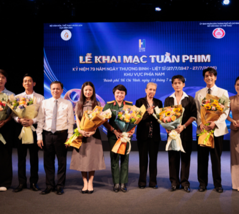 Đỗ Nhật Hoàng và Đình Khang đồng hành cùng "Mưa Đỏ" tại Tuần phim kỷ niệm 79 năm Ngày Thương binh - Liệt sĩ