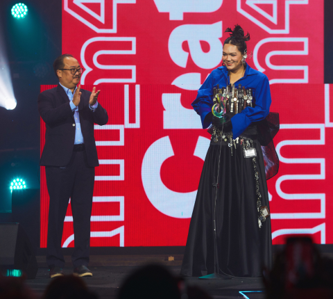 Phạm Thoại nhận giải TikTok Shop Creator of the Year tại TikTok Awards Việt Nam 2024